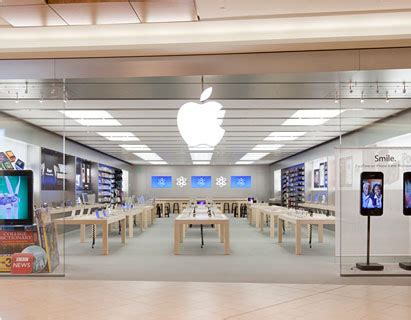 apple store chinook centre.